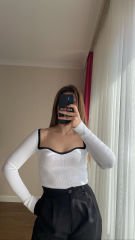 Beyaz Fitilli Siyah Şerit Detaylı Bluz
