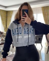 Yazılı Baskılı İçten Şardonlu Kapşonlu Crop Sweat